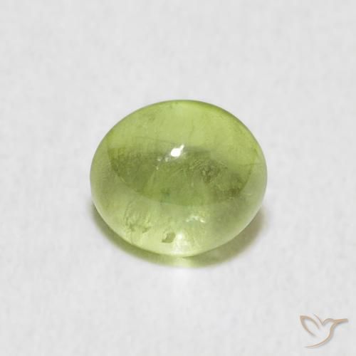 0.69ct 자연스러운 미디엄 그린 스피네, 타원형, 투명한