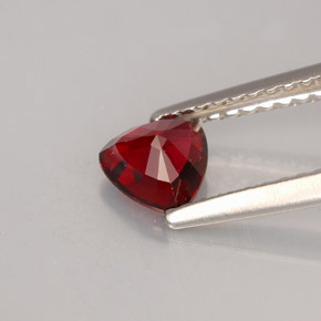 0.60캐럿 천연 딥 레드 스피넬, 트릴리언, 5.1×5.1 mm, VVS-VS