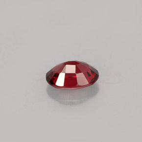 0.76캐럿 천연 딥 레드 스피넬, 타원형 컷, 6.5×4.6 mm, VS