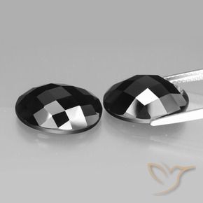 19.43캐럿 천연 검은색 스피넬 보석, 타원형 컷, 불투명체