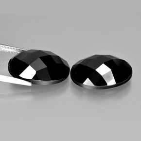 20.26캐럿 천연 검은색 스피넬 보석, 타원형 컷, 불투명체