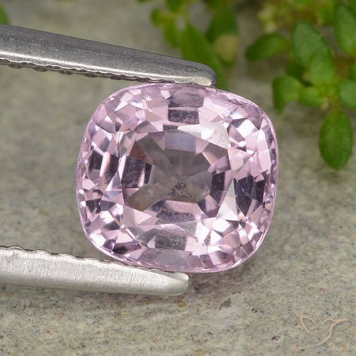 1.69캐럿 천연 라벤더 스피넬, 쿠션 컷, 6.8×6.3 mm, VVS-VS
