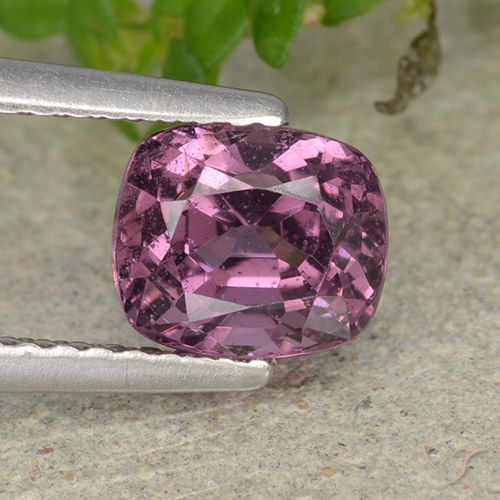 1.71ct 자연스러운 미디엄 퍼플 스피넬, 방석, VS