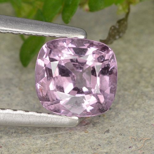 0.95ct 자연스러운 딥 라벤더 스피넬, 방석, VS