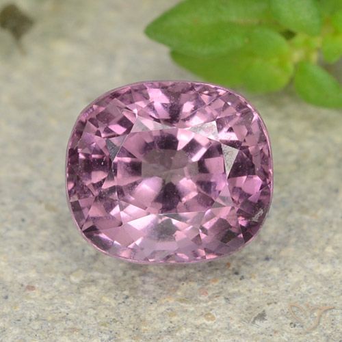 1.21ct 자연스러운 딥 라벤더 스피넬, 방석, VVS-VS