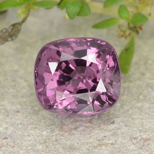 1.26ct 자연스러운 미디엄 퍼플 스피넬, 방석, VVS-VS