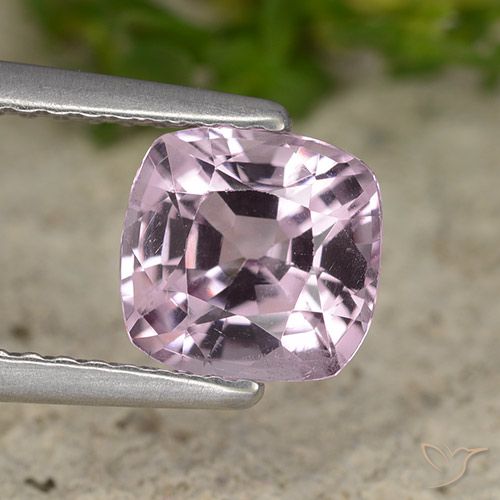1.51ct 자연스러운 연한 분홍빛이 도는 보라색 스피넬, 방석, VVS-VS