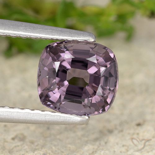 1.45ct 자연스러운 어두운 보라색 스피넬, 방석, VVS
