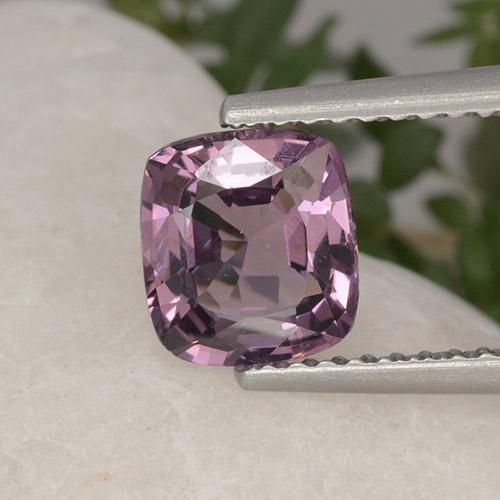 1.37캐럿 천연 딥 모브 톤 스피넬, 쿠션 컷, 7×6.3 mm, VVS