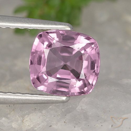 1.33ct 자연스러운 적자색 스피넬, 방석, VVS