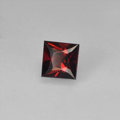 0.35캐럿 천연 딥 레드 스피넬, 스퀘어, 4×3.9 mm, VVS-VS