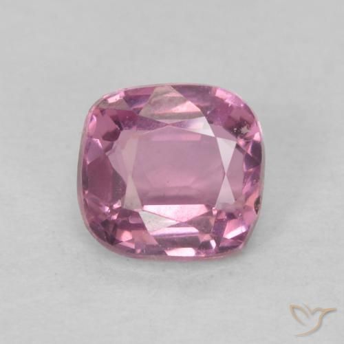 0.57ct 자연스러운 보이젠베리 스피넬, 방석, VS
