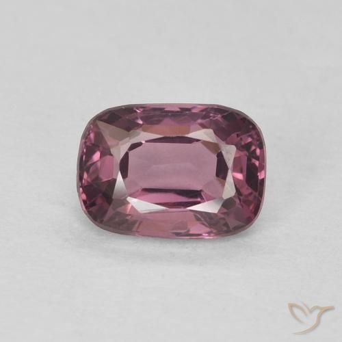 0.58ct 자연스러운 다크 레드 퍼플 스피넬, 방석, VVS