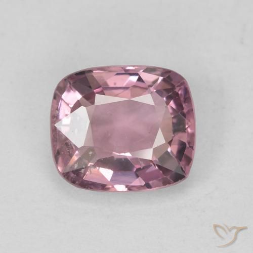 0.68ct 자연스러운 Medium Dark-Purple 스피넬, 방석, VS