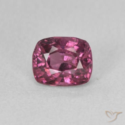 0.77ct 자연스러운 딥 마젠타 스피넬, 방석, VS