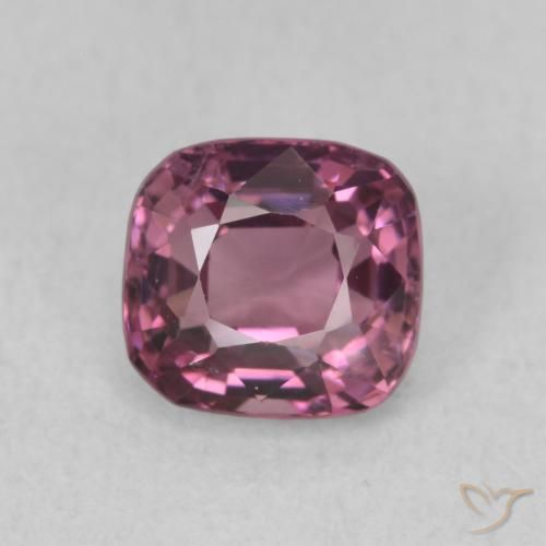1.35ct 자연스러운 미디엄 퍼플 스피넬, 방석, VS