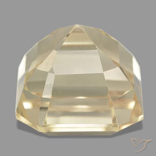 21.88캐럿 천연 크림 스포듀민, 에메랄드 컷, 14.7×14.7 mm, VVS-VS