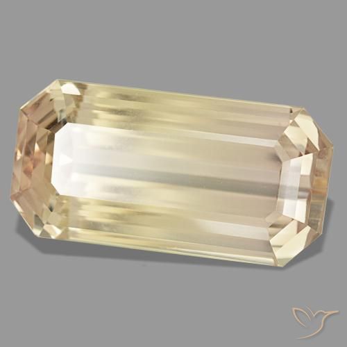 122.78캐럿 천연 라이트 오렌지 스포듀민, 에메랄드 컷, 37.6×18.8 mm, VVS