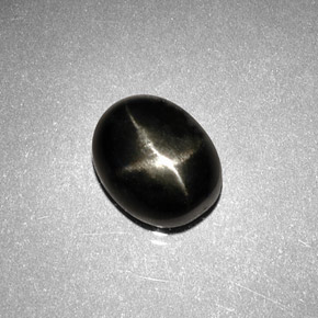 2.63캐럿 천연 검정색 스타 디옵사이드, 타원형 컷, 8.7×7.1 mm, 불투명체