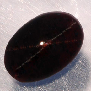 3.87캐럿 천연 붉은빛 블랙 스타 가넷, 타원형 컷, 10.6×7.2 mm, 투명한