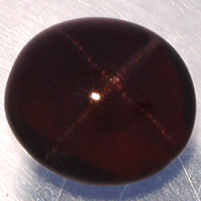 3.81캐럿 천연 붉은빛 블랙 스타 가넷, 타원형 컷, 8.9×8 mm, 투명한