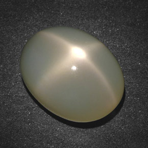 18.90캐럿 천연 크림 스타 문스톤, 타원형 컷, 17.9×13.7 mm, 투명한