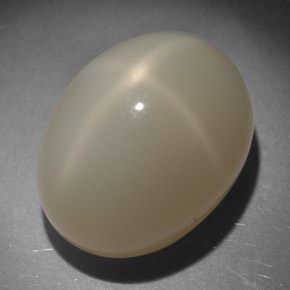 22.59캐럿 천연 크림 스타 문스톤, 타원형 컷, 17.8×13.8 mm, 불투명체