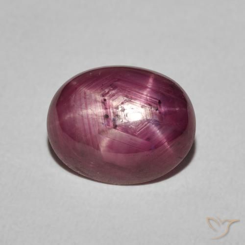 4.38ct 자연스러운 적자색 스타루비, 타원형, 불투명체
