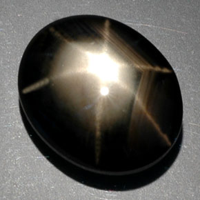 9.39캐럿 천연 검정색 스타 사파이어, 타원형 컷, 13.4×10.9 mm, 불투명체