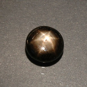 0.60캐럿 천연 검정색 스타 사파이어, 라운드 컷, 4.88 mm, 불투명체