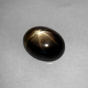 1.80캐럿 천연 검정색 스타 사파이어, 타원형 컷, 8×6.2 mm, 투명한