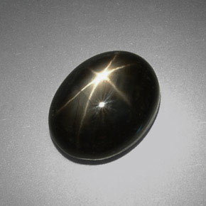 9.38캐럿 천연 검정색 스타 사파이어, 타원형 컷, 13.5×10.6 mm, 불투명체
