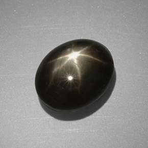 5.63캐럿 천연 검정색 스타 사파이어, 타원형 컷, 10.4×8.5 mm, 불투명체