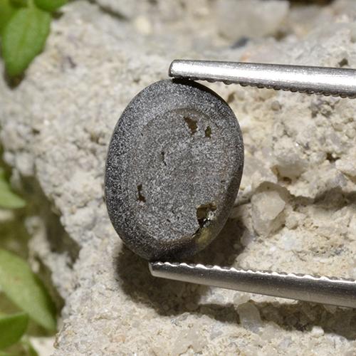 3.94캐럿 천연 검은색 스타 사파이어, 타원형 컷, 불투명체