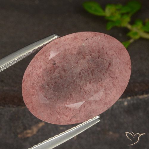 12.98ct 자연스러운 인텐스 핑크 딸기 석영, 타원형, 투명한