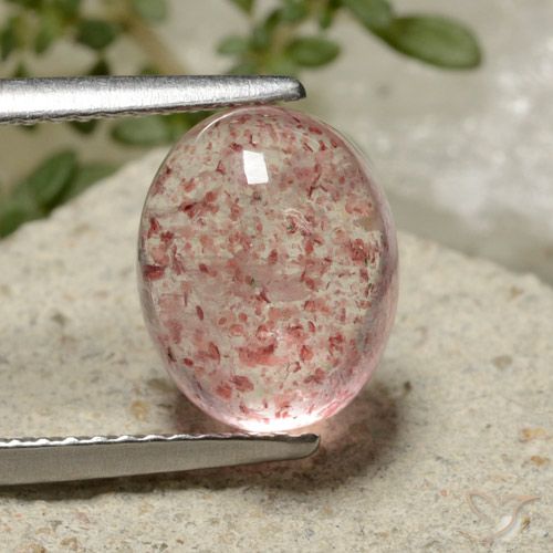 3.80ct 자연스러운 미디엄 핑크 딸기 석영, 타원형, 투명한