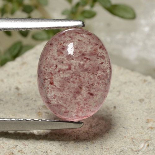 3.76ct 자연스러운 어시 핑크 딸기 석영, 타원형, 투명한