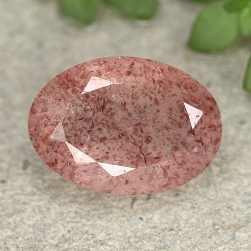 4.65ct 자연스러운 미디엄 핑크 딸기 석영, 타원형, 투명한