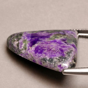 19.43캐럿 천연 바이올렛 수길라이트, 멋진 모양, 26.5×21.2 mm, 불투명체
