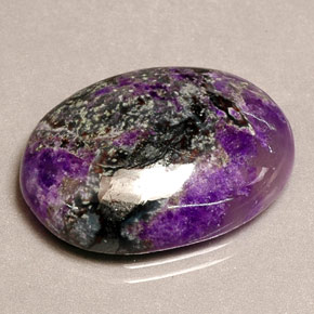 16.51캐럿 천연 멀티컬러 수길라이트, 타원형 컷, 21.7×15.6 mm, 불투명체