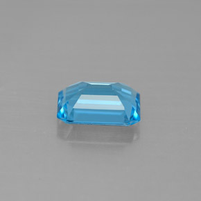1.85캐럿 천연 스위스 블루 토파즈, 에메랄드 컷, 8.2×6.2 mm, VVS