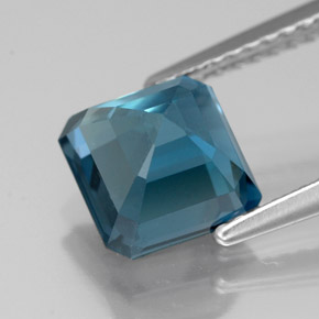 2.62캐럿 천연 런던 블루 토파즈, 에메랄드 컷, 7.2×7.2 mm, VVS