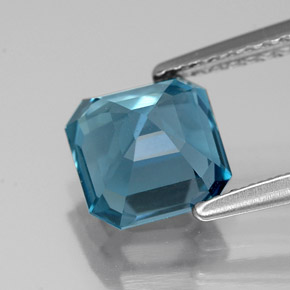 2.09캐럿 천연 런던 블루 토파즈, 에메랄드 컷, 6.9×6.9 mm, VVS-VS