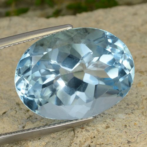 21.61ct 자연스러운 하늘색 황옥, 타원형, VVS