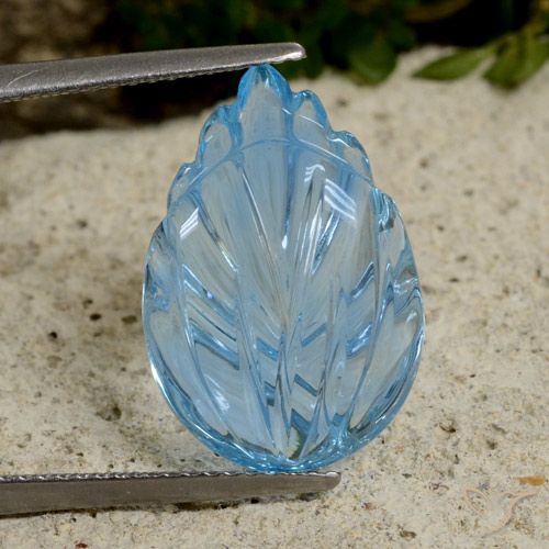 8.57ct 자연스러운 스위스 블루 황옥, 플라워 컷, 투명한