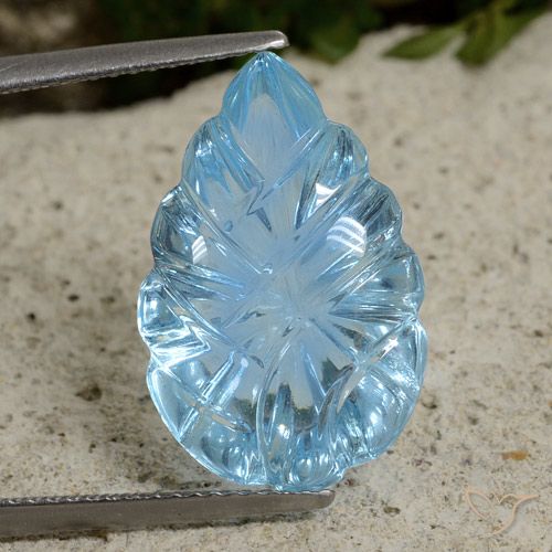 12.49ct 자연스러운 하늘색 황옥, 플라워 컷, 투명한