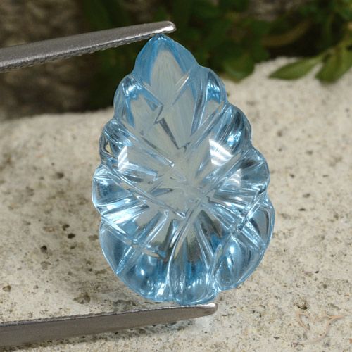 11.31ct 자연스러운 하늘색 황옥, 플라워 컷, 투명한