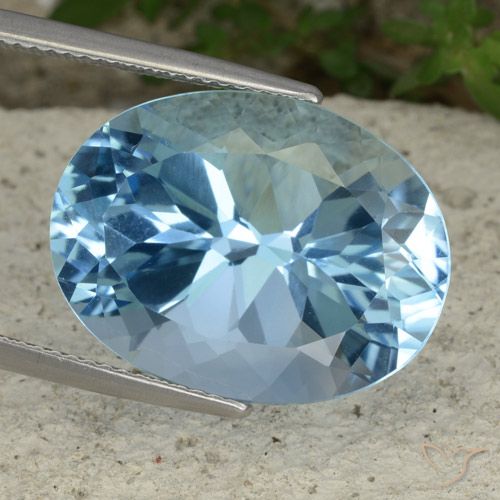 23.05ct 자연스러운 하늘색 황옥, 타원형, VVS