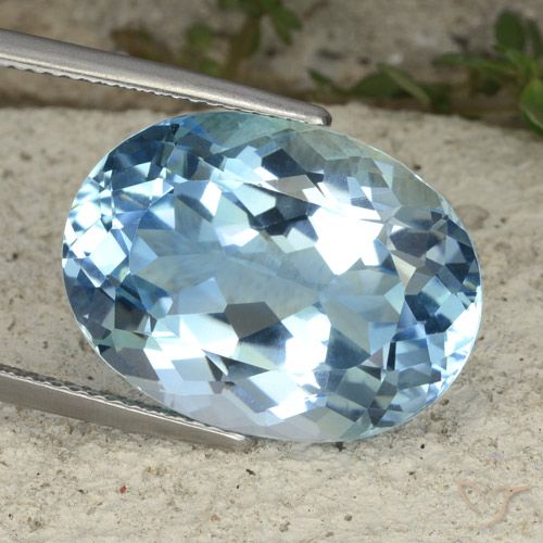 23.22ct 자연스러운 하늘색 황옥, 타원형, VVS