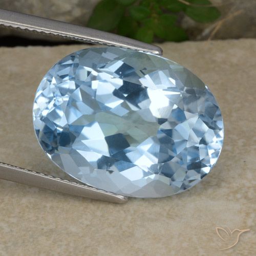 22.93ct 자연스러운 하늘색 황옥, 타원형, VVS